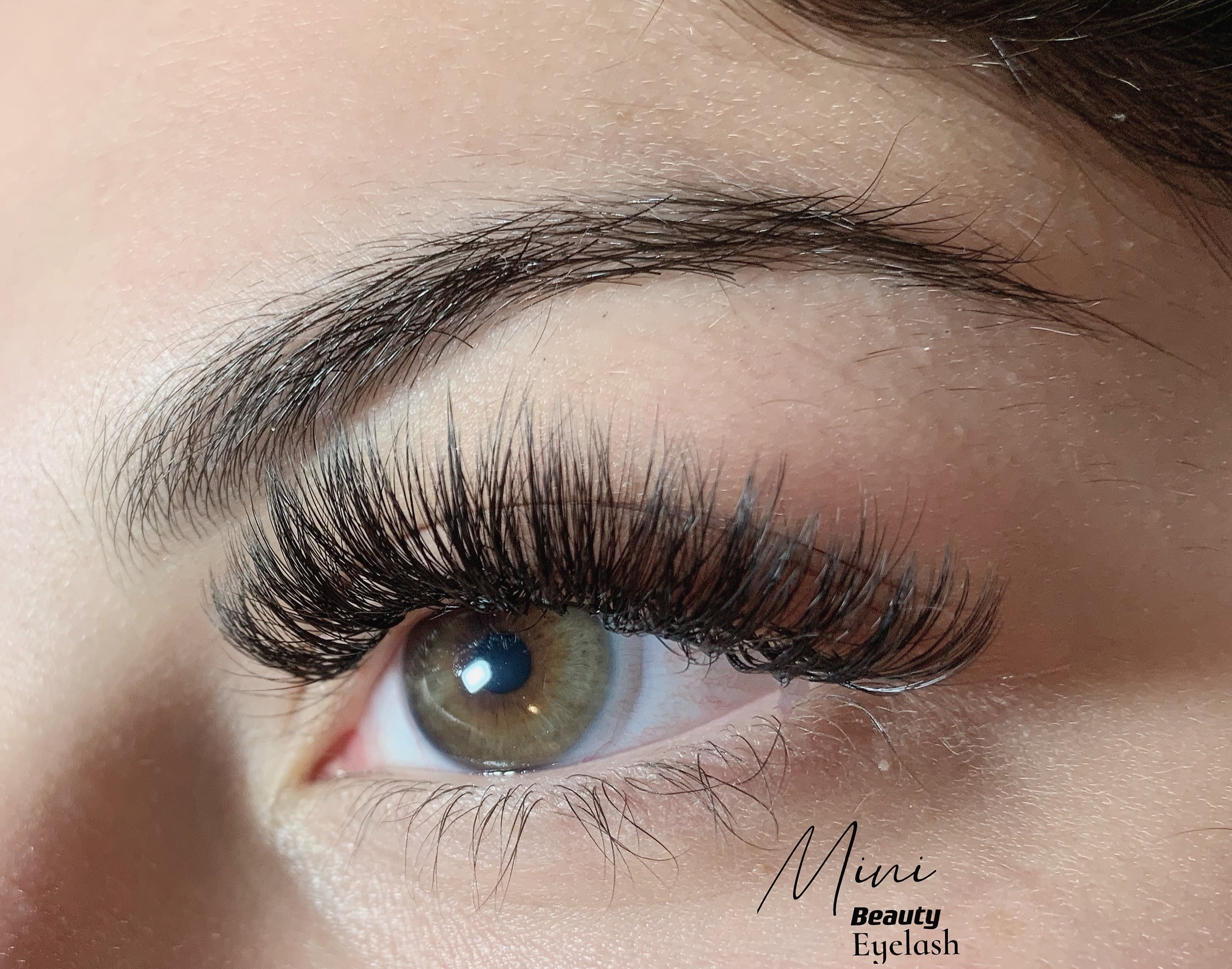 mini beauty eyelash extensions