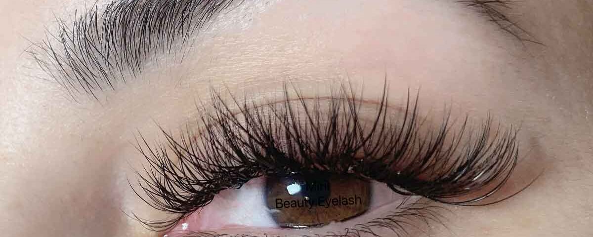Popular Hybrid eyelash extensions applied by Mini Beauty Eyelash in Los Angeles County and Orange County.